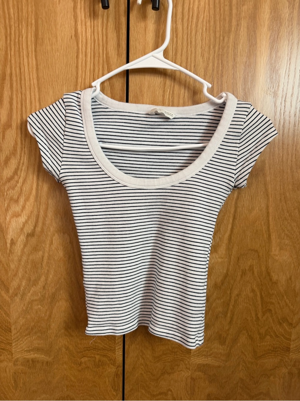 Zara White Scoop Neck Tee with Black Stripes